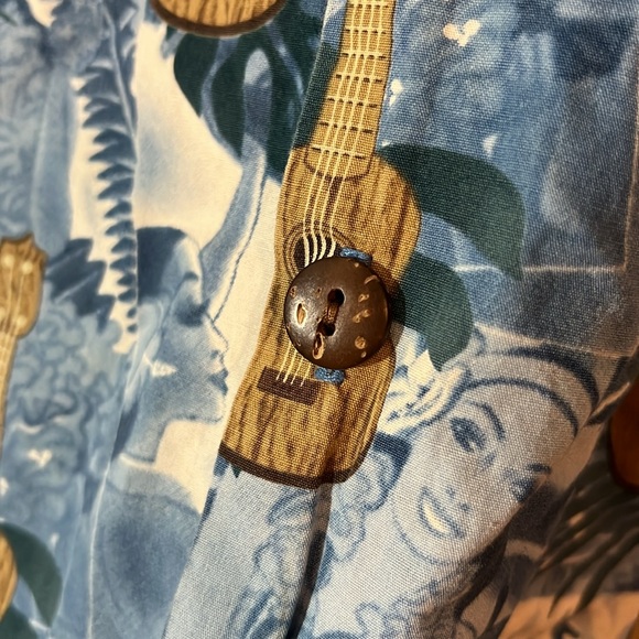 Hilo Hattie Hawaiian Shirt -Tropical Ukulele design - Men’s XL - Vintage - Picture 4 of 8